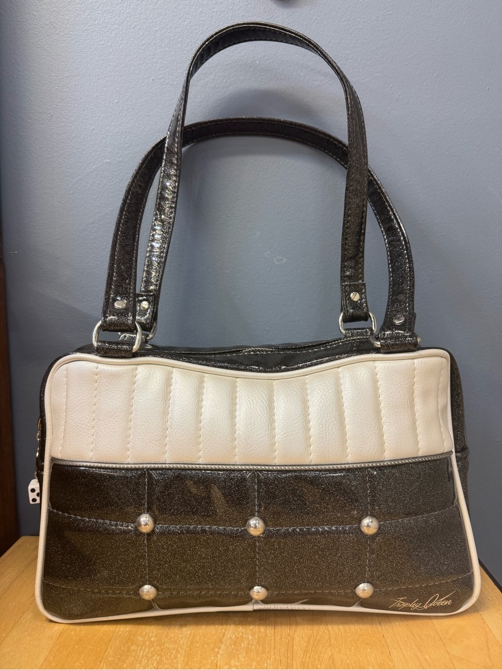 Trophy Queen Custom Lincoln Handbag- Charcoal flake with Pearl Tuck N Roll Yoke